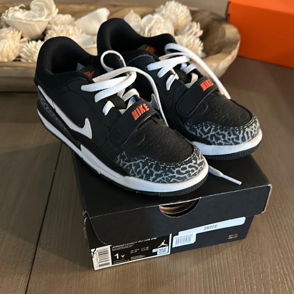 Jordan Legacy Low